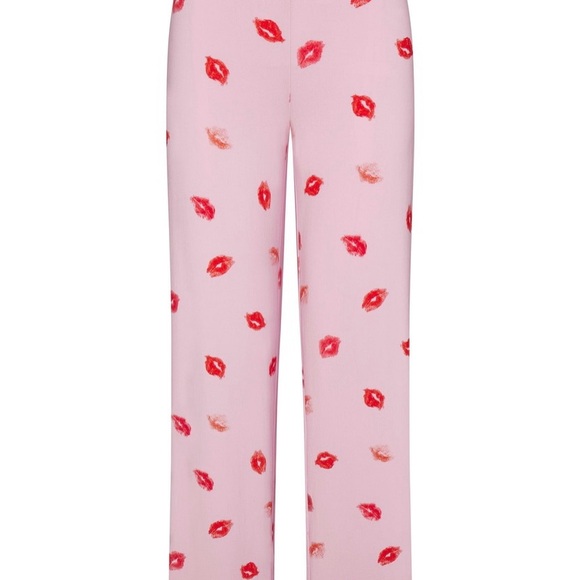 SKIMS CHERRY BLOSSOM LIPSTICK PAJAMAS PJS - Picture 5 of 7